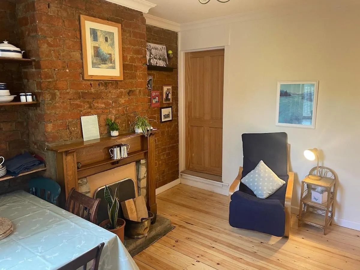 Vicky And Richards Home Cheltenham Apartment